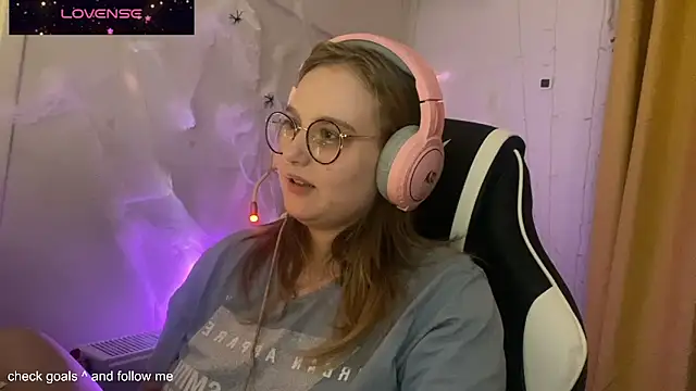 Snapshot of JacyWinslat chatting on October 30, 5:47 pm JacyWinslat online show from October 30, 5:47 pm