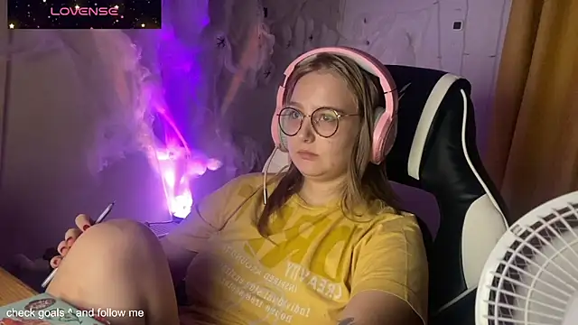 Snapshot of JacyWinslat chatting on October 31, 8:46 pm JacyWinslat online show from October 31, 8:46 pm