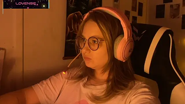 Snapshot of JacyWinslat chatting on October 5, 8:36 pm JacyWinslat online show from October 5, 8:36 pm