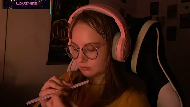 Snapshot of JacyWinslat chatting on October 14, 8:22 pm JacyWinslat online show from October 14, 8:22 pm