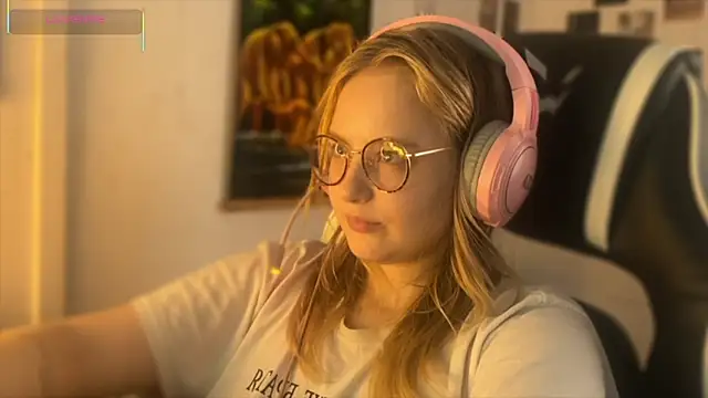 Snapshot of JacyWinslat chatting on September 18, 2:15 pm JacyWinslat online show from September 18, 2:15 pm