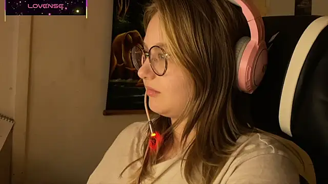 Snapshot of JacyWinslat chatting on October 9, 9:19 pm JacyWinslat online show from October 9, 9:19 pm