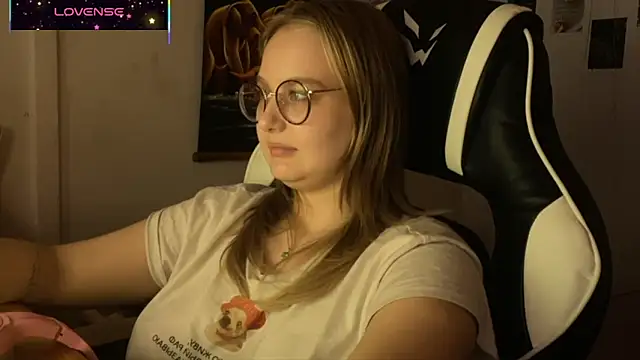 Snapshot of JacyWinslat chatting on October 8, 6:01 pm JacyWinslat online show from October 8, 6:01 pm