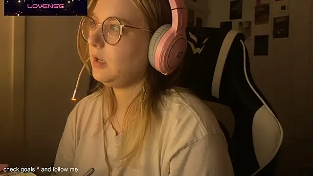 Snapshot of JacyWinslat chatting on October 29, 3:25 pm JacyWinslat online show from October 29, 3:25 pm