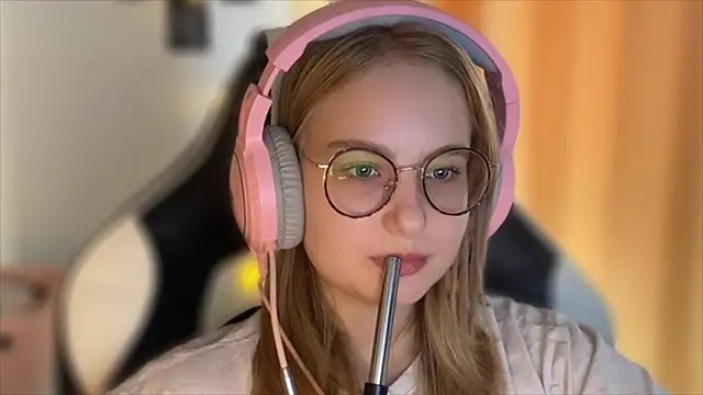 Snapshot of JacyWinslat chatting on September 25, 9:41 am JacyWinslat online show from September 25, 9:41 am