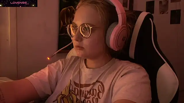 Snapshot of JacyWinslat chatting on September 27, 9:44 pm JacyWinslat online show from September 27, 9:44 pm