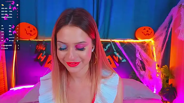 Snapshot of AlinaWalters chatting on October 30, 9:05 pm AlinaWalters online show from October 30, 9:05 pm