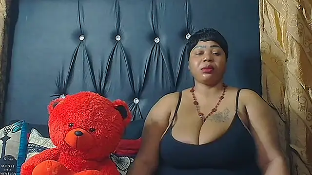 HUMONGUOUSTITSS online show from September 17, 7:34 pm