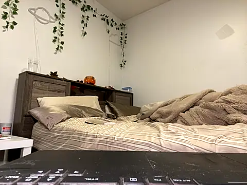 Snapshot of Kittyymaze1 chatting on September 30, 12:11 pm Kittyymaze1 online show from September 30, 12:11 pm