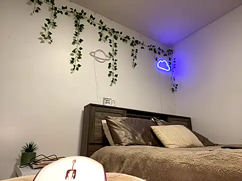 Snapshot of Kittyymaze1 chatting on September 18, 2:26 pm Kittyymaze1 online show from September 18, 2:26 pm