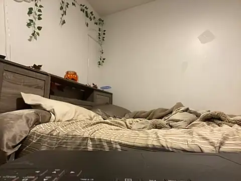 Snapshot of Kittyymaze1 chatting on September 29, 11:48 am Kittyymaze1 online show from September 29, 11:48 am