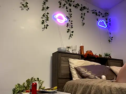 Snapshot of Kittyymaze1 chatting on October 10, 4:12 pm Kittyymaze1 online show from October 10, 4:12 pm