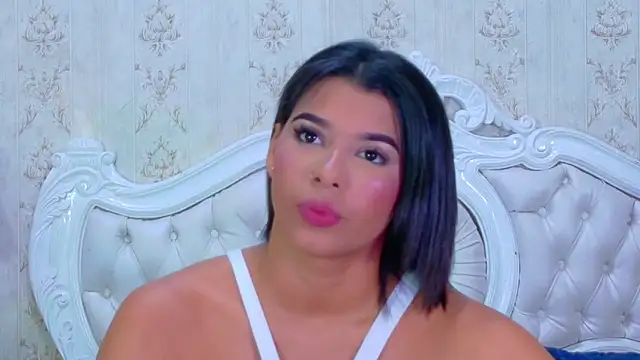 Snapshot of TiaraRosse chatting on October 9, 4:49 am TiaraRosse online show from October 9, 4:49 am