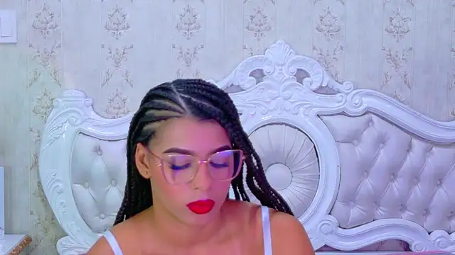 TiaraRosse online show from December 15, 4:12 pm