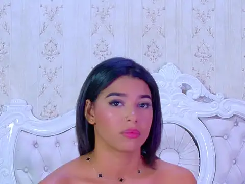 Snapshot of TiaraRosse chatting on September 27, 2:46 pm TiaraRosse online show from September 27, 2:46 pm