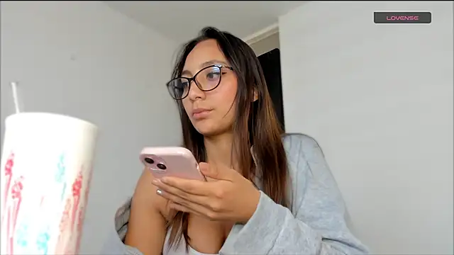 DianaDirty1 online show from September 15, 9:00 pm