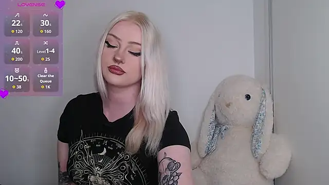 Snapshot of chloe_levine chatting on September 20, 1:27 am chloe levine online show from September 20, 1:27 am