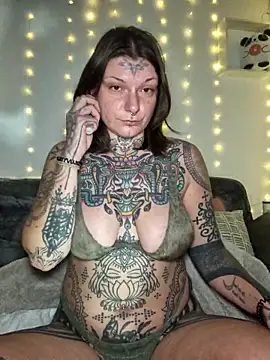 lizzardqueeen online show from December 23, 7:23 am