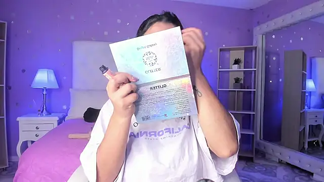 Snapshot of scarlette_15_ chatting on September 25, 3:27 am scarlette 15  online show from September 25, 3:27 am