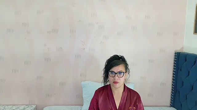 hotlatinateacher online show from September 21, 11:53 am