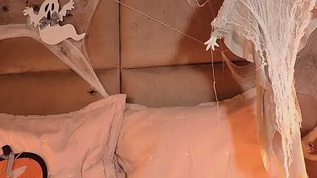 Snapshot of angelinepossy chatting on October 27, 10:04 pm angelinepossy online show from October 27, 10:04 pm