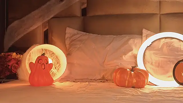 Snapshot of angelinepossy chatting on October 18, 9:05 pm angelinepossy online show from October 18, 9:05 pm