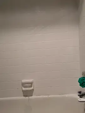 Snapshot of RainFallzxxz chatting on October 7, 3:05 pm RainFallzxxz online show from October 7, 3:05 pm