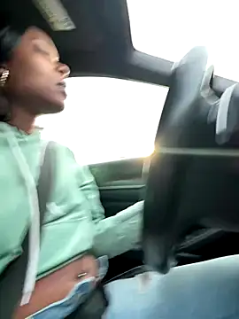 Snapshot of RainFallzxxz chatting on October 17, 1:25 pm RainFallzxxz online show from October 17, 1:25 pm