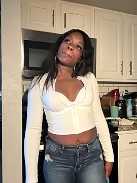 Snapshot of RainFallzxxz chatting on October 5, 9:09 pm RainFallzxxz online show from October 5, 9:09 pm