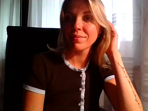 Snapshot of VelvetLove287 chatting on October 7, 1:37 pm VelvetLove287 online show from October 7, 1:37 pm