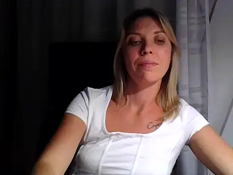 Snapshot of VelvetLove287 chatting on September 26, 7:33 pm VelvetLove287 online show from September 26, 7:33 pm