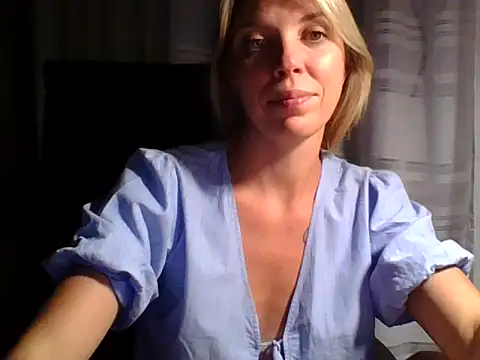 Snapshot of VelvetLove287 chatting on September 21, 8:40 pm VelvetLove287 online show from September 21, 8:40 pm