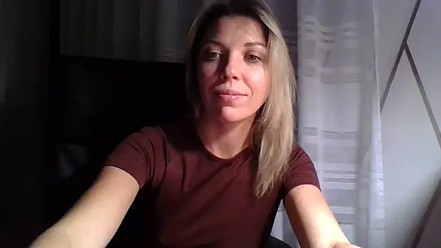 Snapshot of VelvetLove287 chatting on October 21, 6:45 pm VelvetLove287 online show from October 21, 6:45 pm