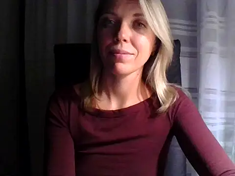 Snapshot of VelvetLove287 chatting on October 1, 7:19 pm VelvetLove287 online show from October 1, 7:19 pm