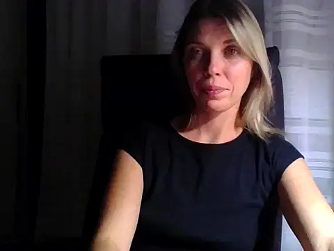 Snapshot of VelvetLove287 chatting on October 3, 7:19 pm VelvetLove287 online show from October 3, 7:19 pm