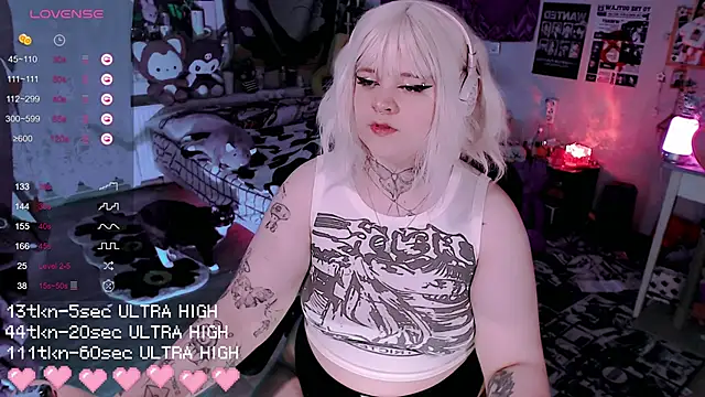 Snapshot of noori__hope chatting on October 31, 10:14 pm noori  hope online show from October 31, 10:14 pm