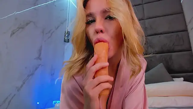 Anna Robinson online show from September 28, 2:18 am