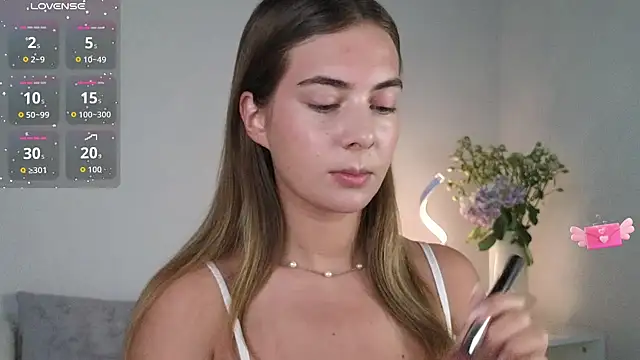 chloi hes online show from October 12, 11:56 am