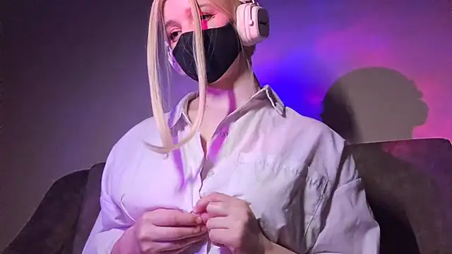 DanaWard online show from March 30, 9:14 pm