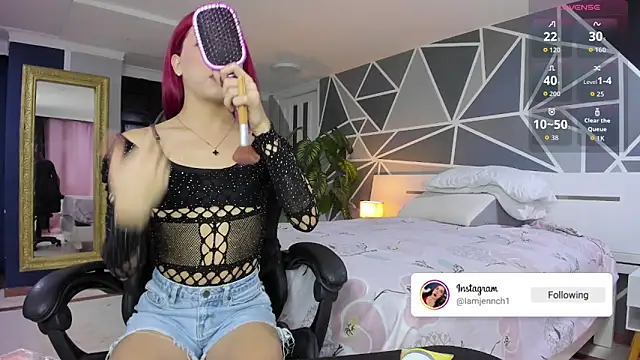 Snapshot of charolbruce_1 chatting on October 17, 12:30 pm charolbruce 1 online show from October 17, 12:30 pm