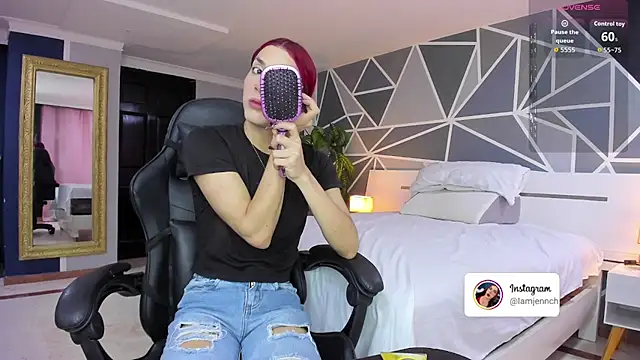 Snapshot of charolbruce_1 chatting on October 9, 12:09 pm charolbruce 1 online show from October 9, 12:09 pm