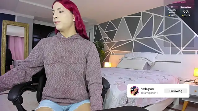 Snapshot of charolbruce_1 chatting on October 15, 12:08 pm charolbruce 1 online show from October 15, 12:08 pm