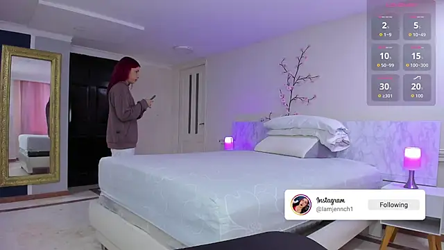 Snapshot of charolbruce_1 chatting on October 27, 12:12 pm charolbruce 1 online show from October 27, 12:12 pm