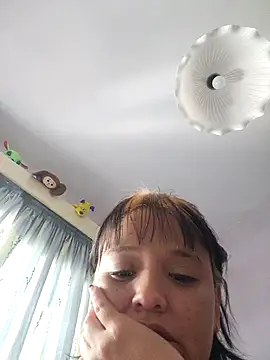 Snapshot of LorenRosse chatting on October 11, 5:56 am LorenRosse online show from October 11, 5:56 am