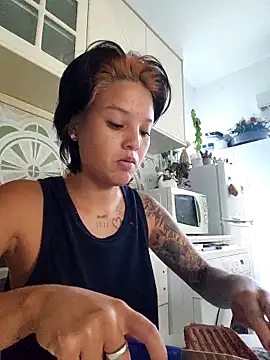 Snapshot of LorenRosse chatting on October 1, 4:50 am LorenRosse online show from October 1, 4:50 am