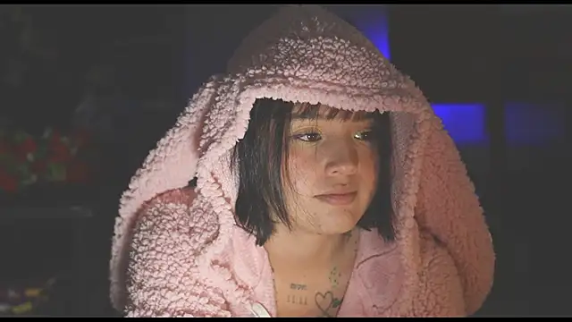 LorenRosse online show from January 6, 11:41 pm