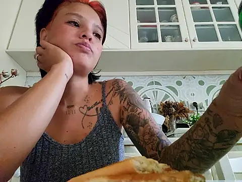 Snapshot of LorenRosse chatting on September 25, 4:22 am LorenRosse online show from September 25, 4:22 am