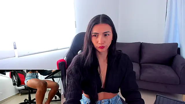 Snapshot of coniie_jhons chatting on October 19, 12:40 pm coniie jhons online show from October 19, 12:40 pm