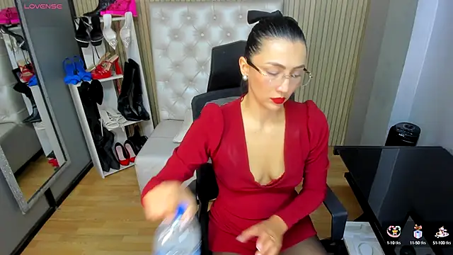 Snapshot of coniie_jhons chatting on October 3, 11:37 am coniie jhons online show from October 3, 11:37 am