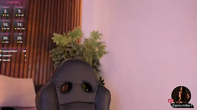 Snapshot of Jennmiiller_ chatting on October 24, 1:29 pm Jennmiiller online show from October 24, 1:29 pm